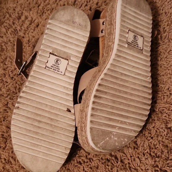 Women's Beige Platform Sandals Size 7.5 - Picture 3 of 13